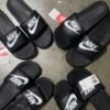Sandalias Nike Benassi (BlackW)
