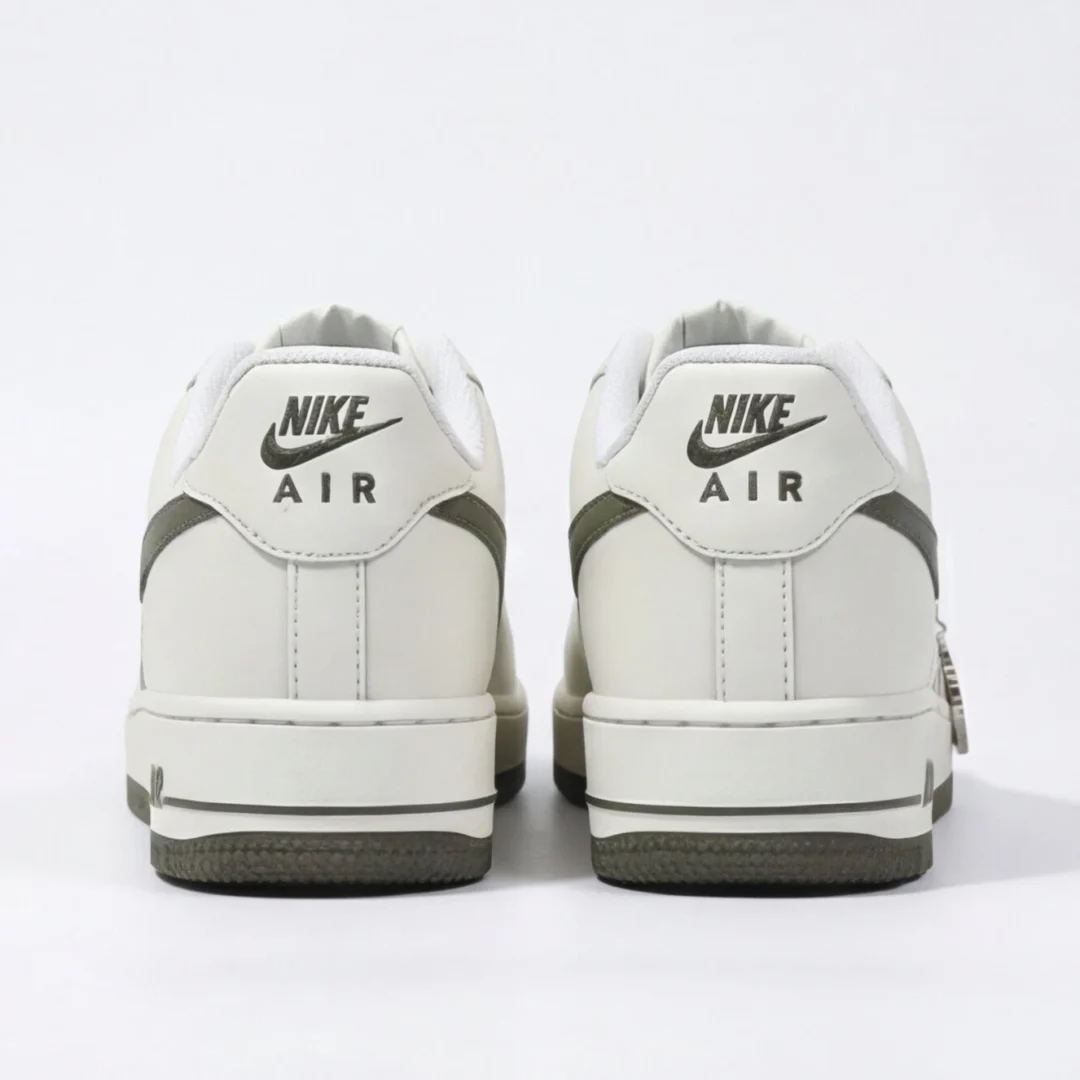 Alternative view of Nike Air Force 1 low '07