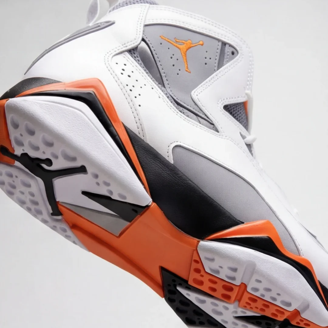 Alternative view of Air Jordan Retro - Cirus White