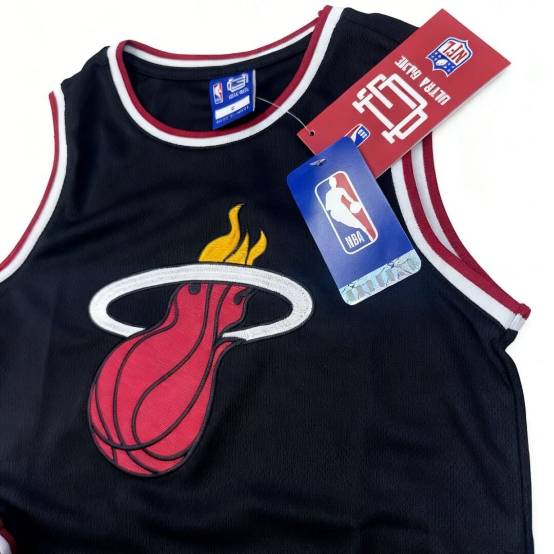 Alternative view of Conjunto Deportivo Kids 2 Piezas Miami Heat
