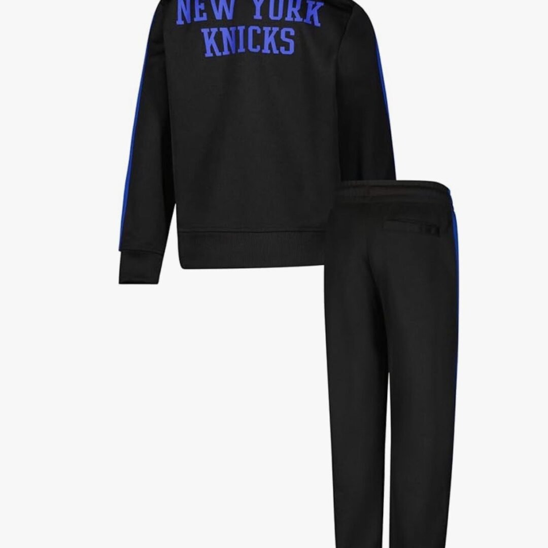 Alternative view of Conjunto Deportivo Niño New York Knicks 🏀