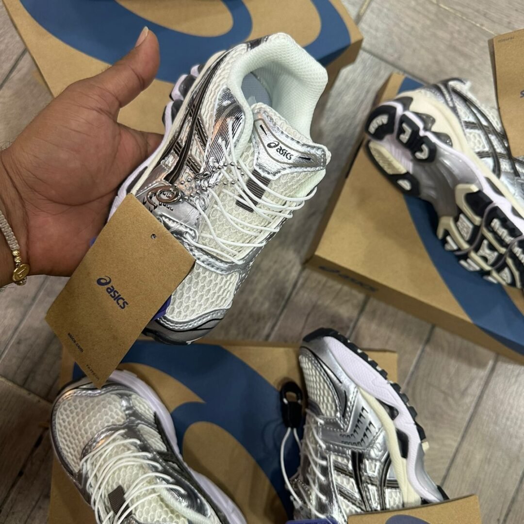 Alternative view of ASICS Kids Silver White ⚡👟