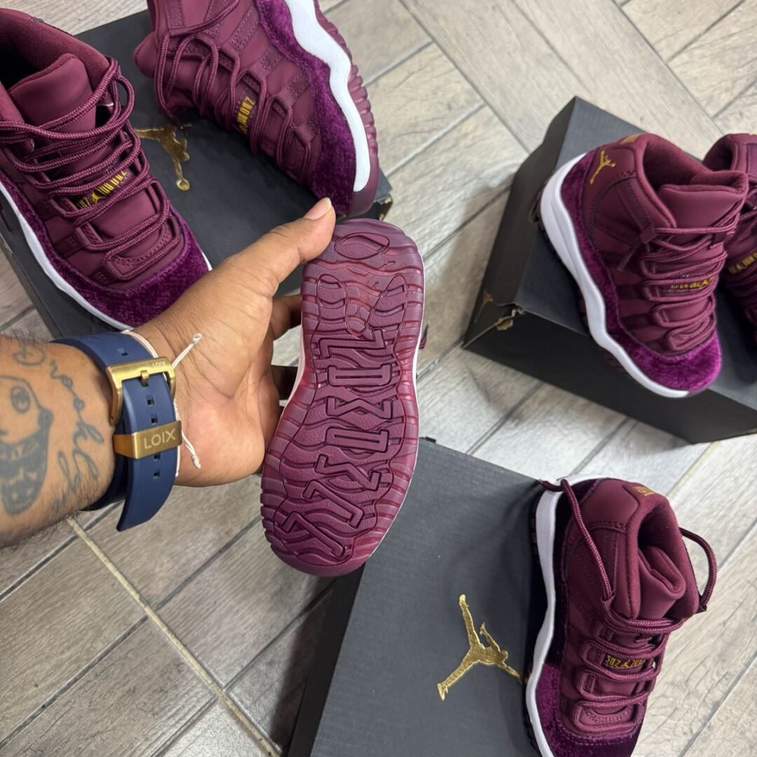 Alternative view of Jordan Air Jordan 11 Retro “Night Maroon” Kids 👟🍷