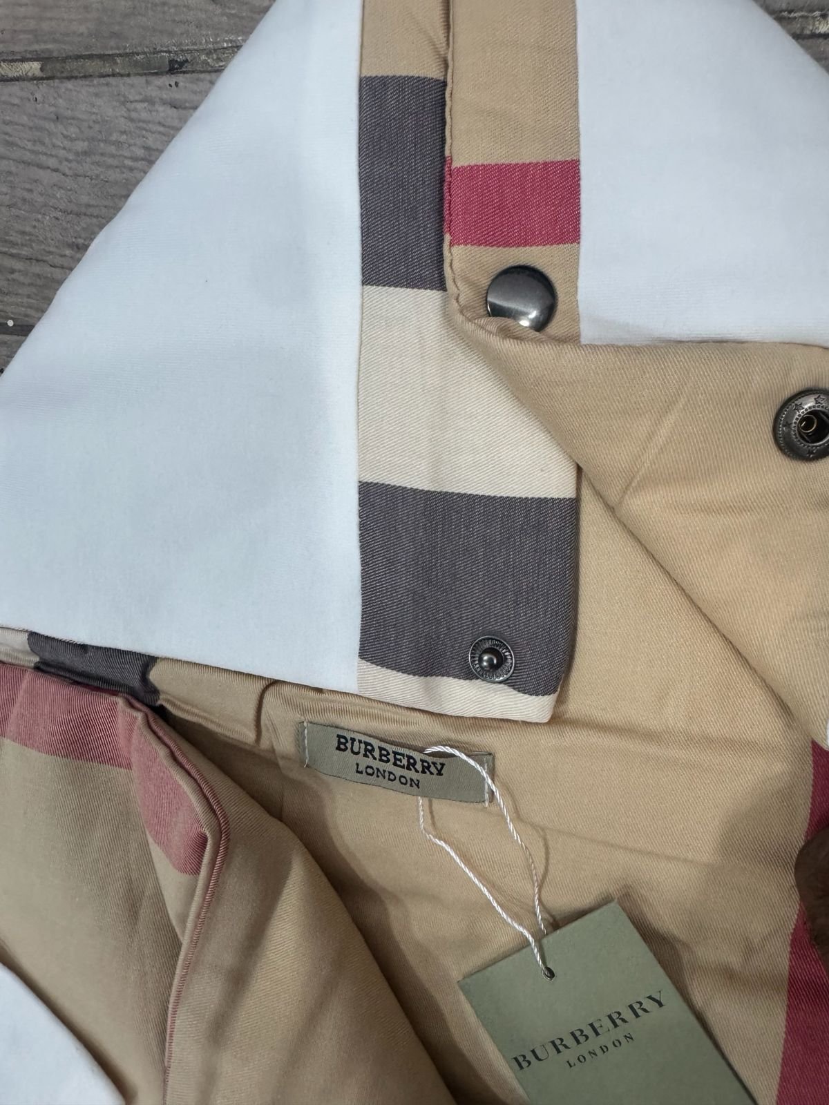 Conjunto de Lujo para Bebé burberry (3 Piezas) 👶✨ - Image 4