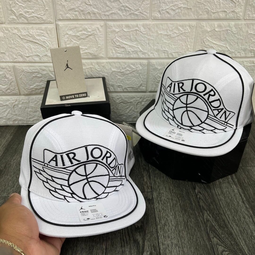 Gorra Air Jordan Wings Snapback ajustable Blanca 🏀🧢