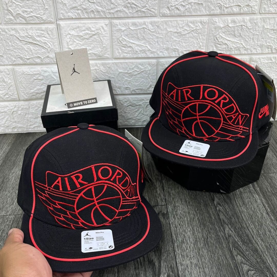 Gorra Air Jordan Wings Snapback ajustable negro-rojo🏀🧢