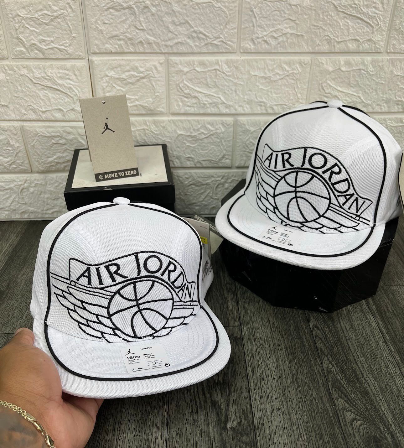 Gorra Air Jordan Wings Snapback ajustable Blanca 🏀🧢