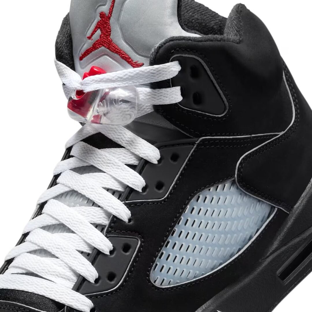 Alternative view of air jordan  "black metallic reimagined