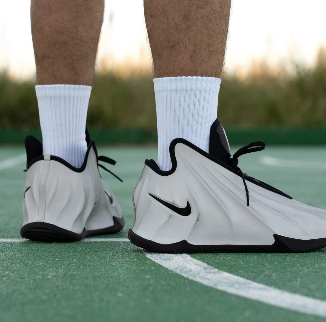 Nike GT Future metallic silver