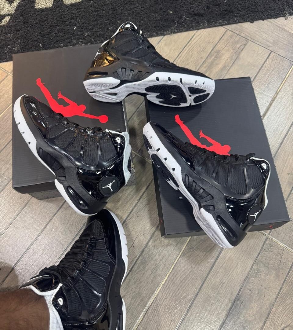 jordan play  black hot