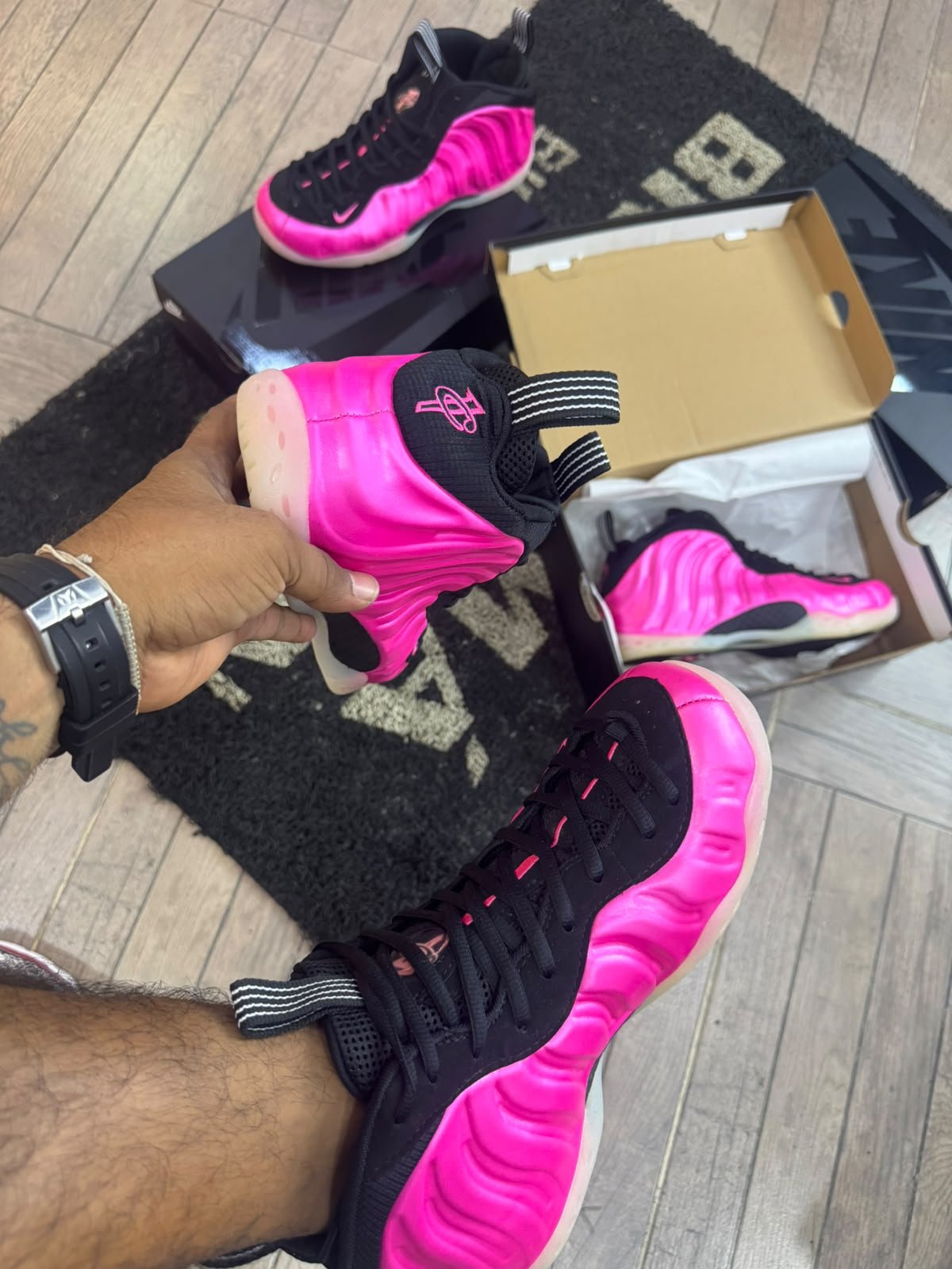 nike foamposite one polarised pink - Image 2