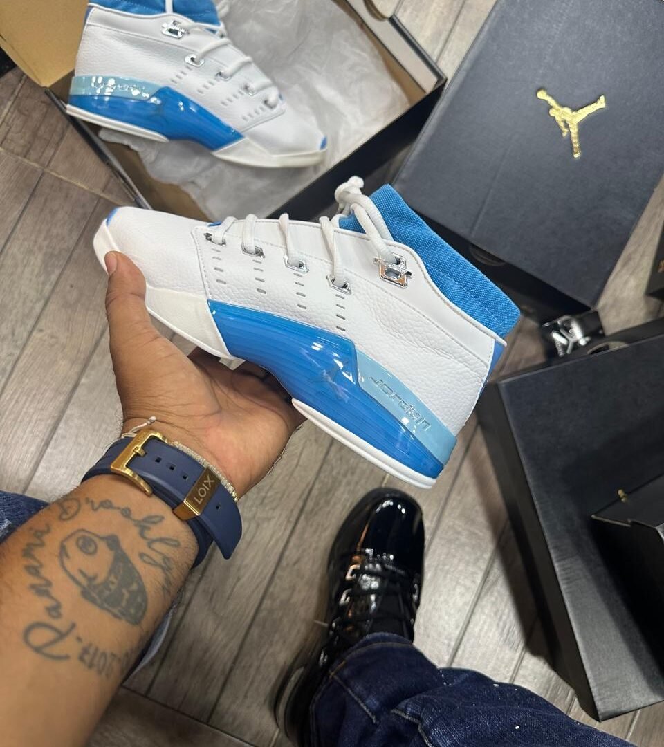 Air Jordan 17 Low University Blue
