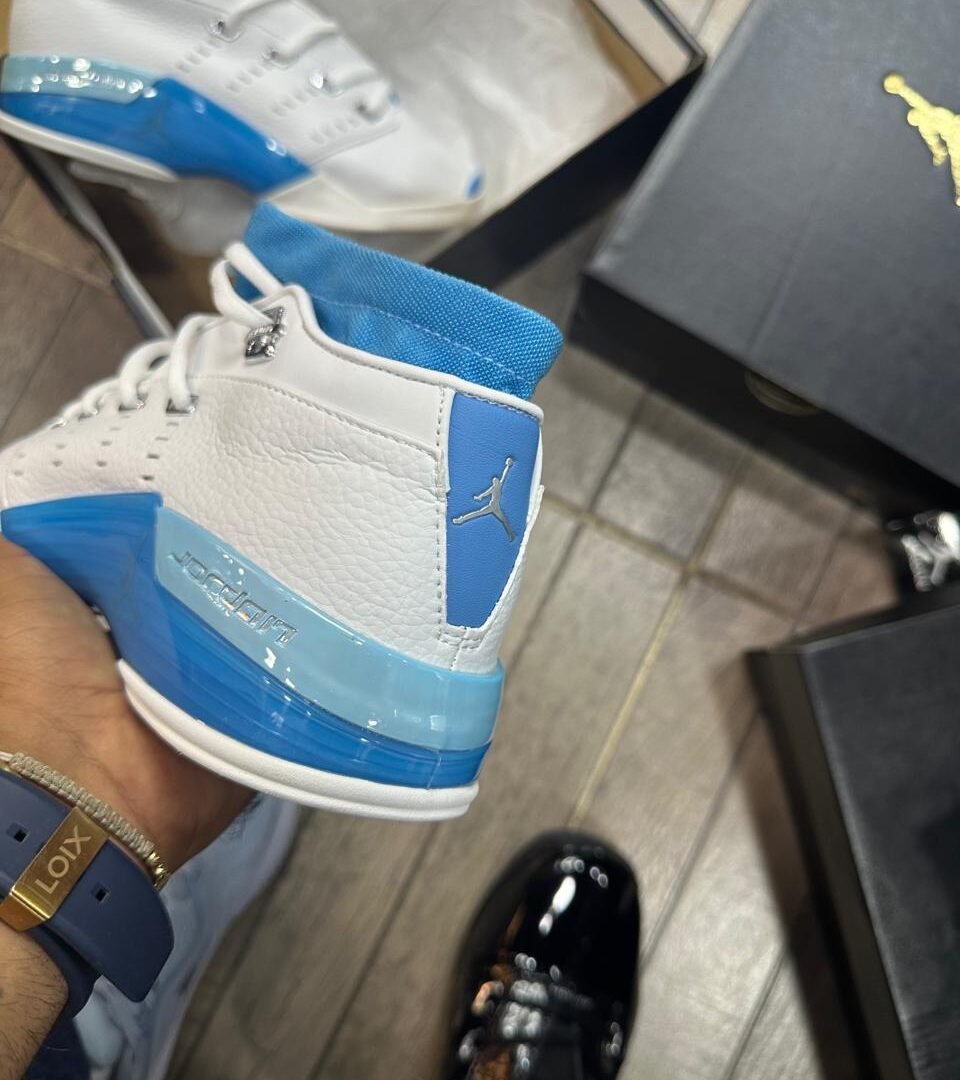 Alternative view of Air Jordan 17 Low University Blue