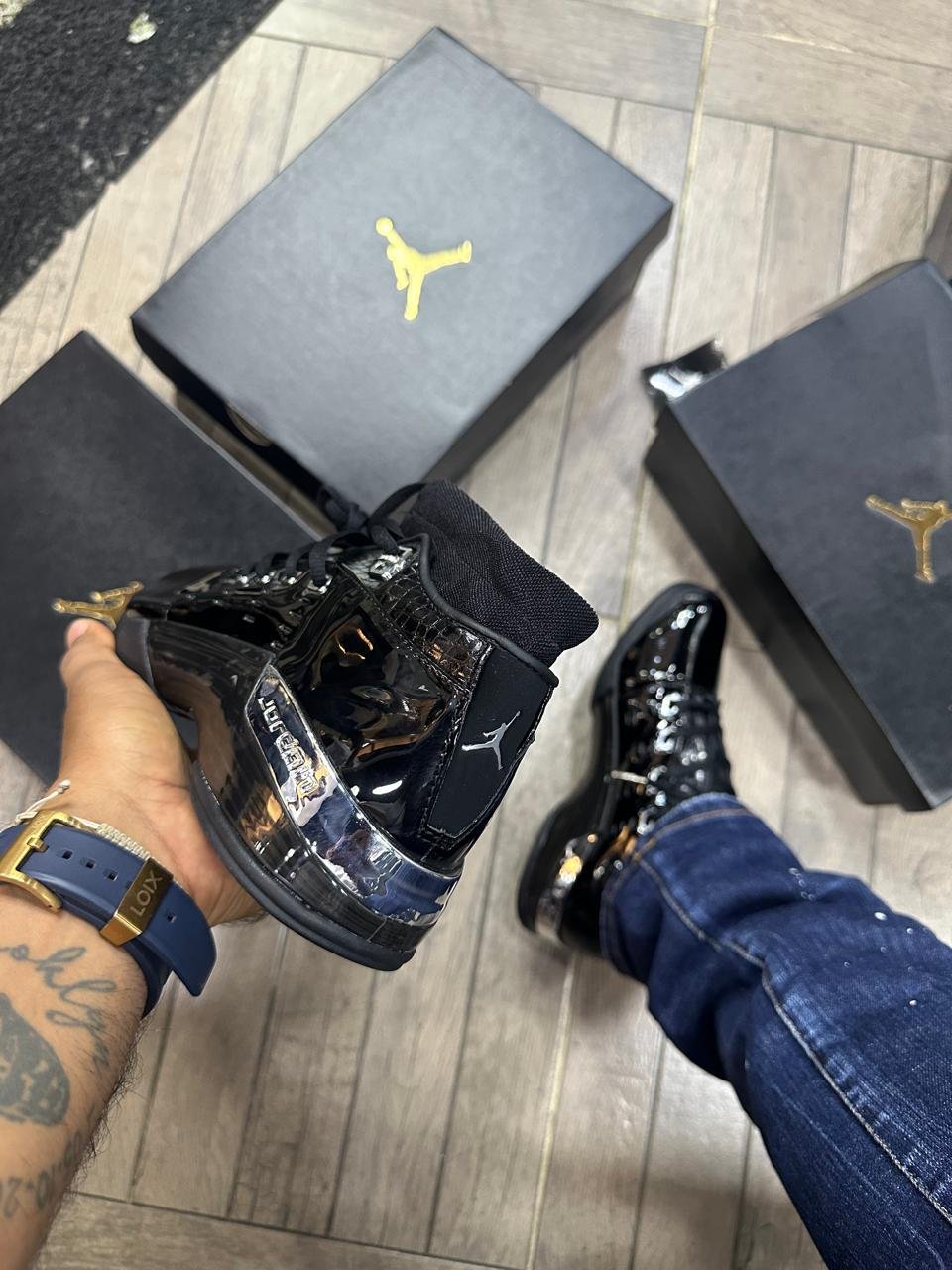 Air Jordan 17 Low ‘Black Chrome - Image 2